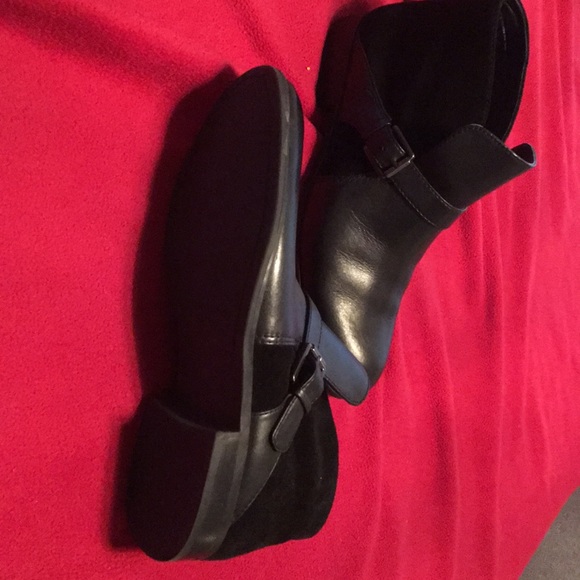 Shoes - Picture 4 of 4